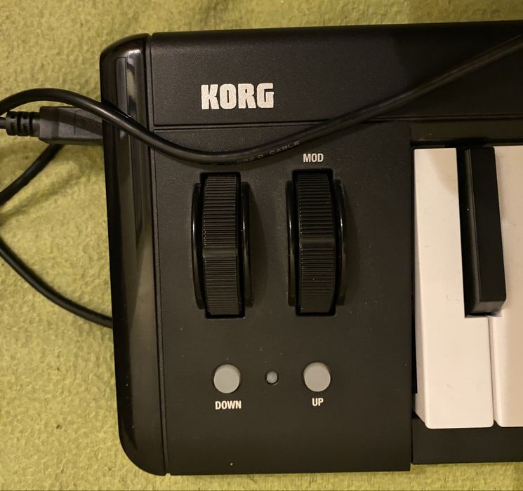 Midi клавиатура Korg Mikrokey 61 клавиша