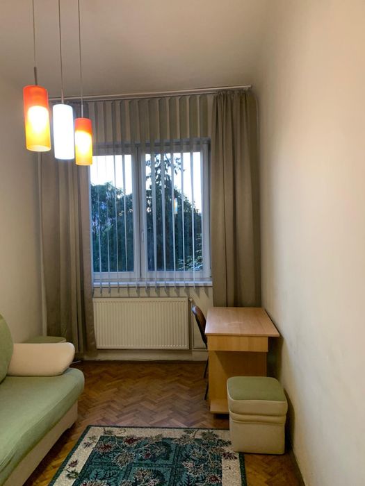 Inchiriez apartament in centru
