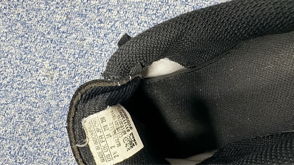 Adidasi cu crampoane 34