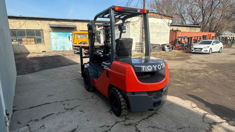 Продам Вилочный погрузчик (кара)