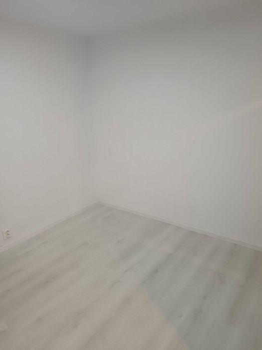 Garsoniera confort 3 Rahova Etaj 2 renovata(parchet nou,zugravita,boiler apa calda,retea gaze pana la vecin)