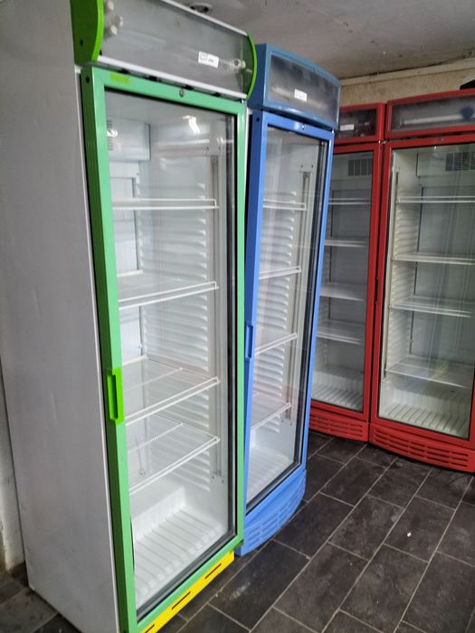 Холодильник стеклянный