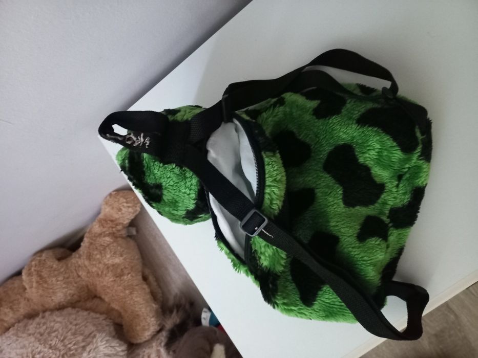 Rucsacel din pluş pentru copii