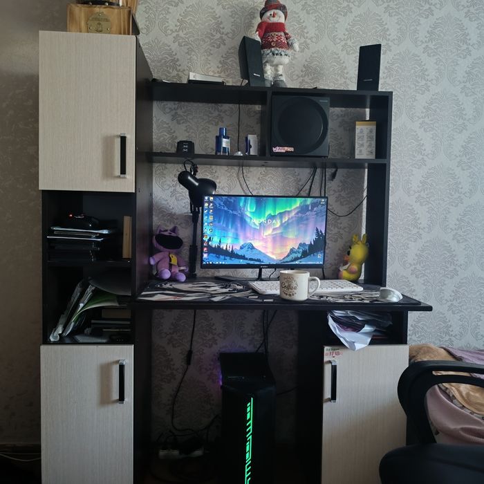 Продам компьютерный стол