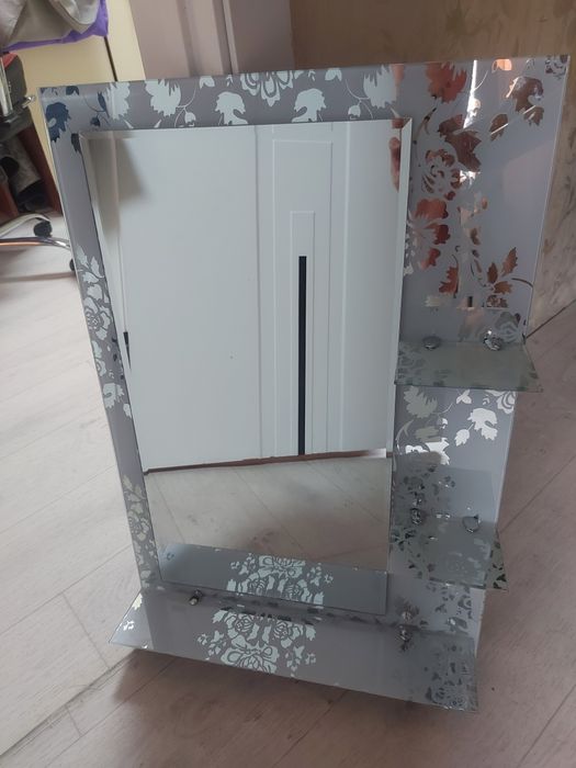 Продам зеркало в ванную