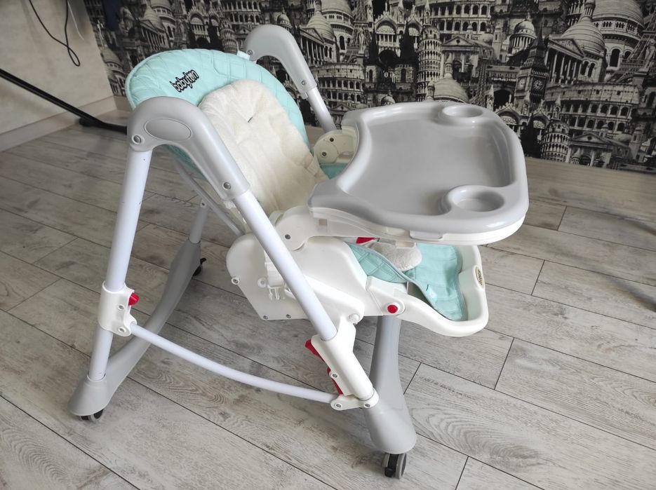 Продаю стул детский для кормления.