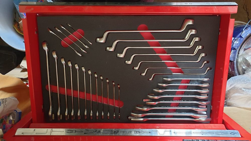 Тележка с  инструментами