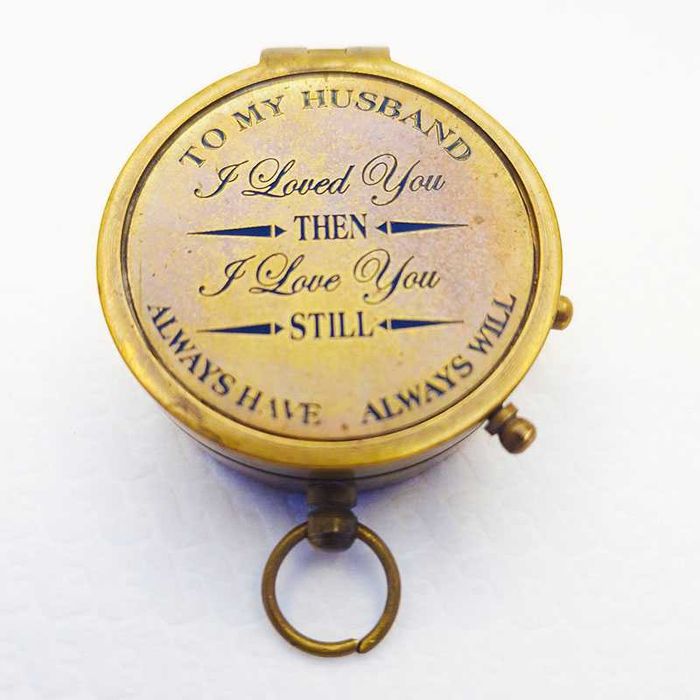 Компаси от бронз с гравюри за различни поводи