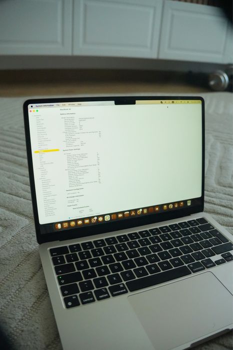Apple MacBook Air M2 13.6” | Starlight
