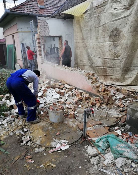 Executam demolări! Ridicam moloz