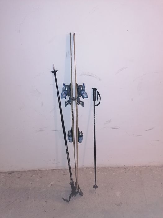 Ски-използвани в много добро състояние