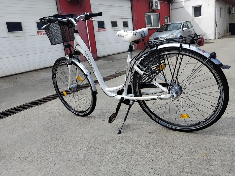 Vând bicicleta din aluminiu pentru damă