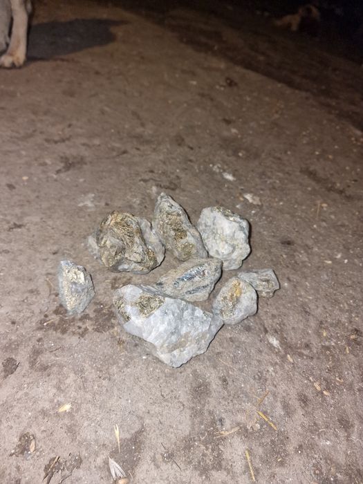 De vanzare pietre de mina