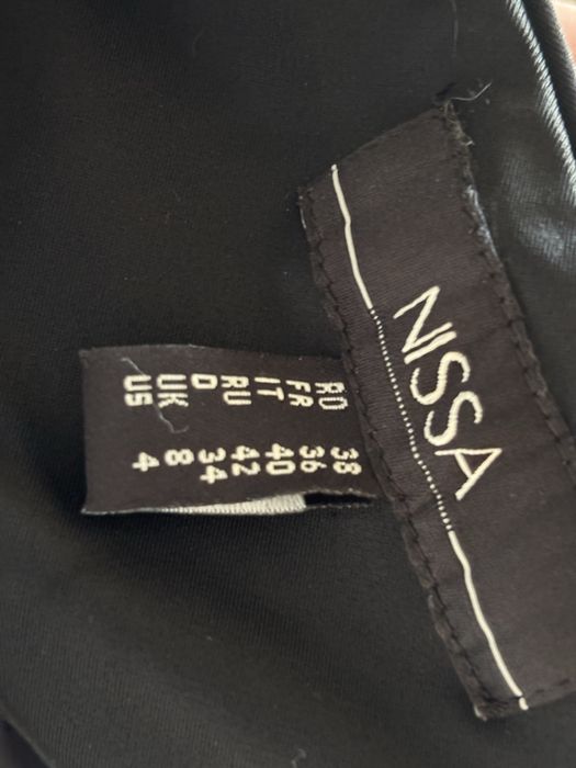 Top elegant Nissa negru, satin, cu un umăr gol (one shoulder), mărimea S