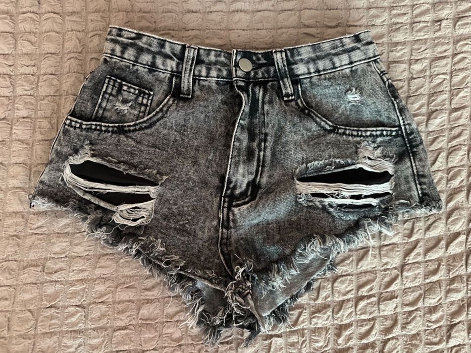 Дамски къси дънкови панталонки