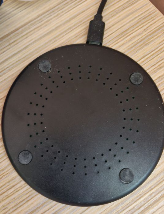 Безконтактно устройство за ареждане на телефон - андроид