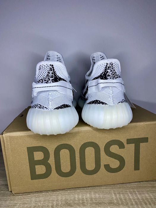 Yeezy Zebra noi