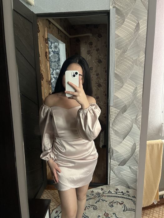 вечерняя платья,одевала только 1раз