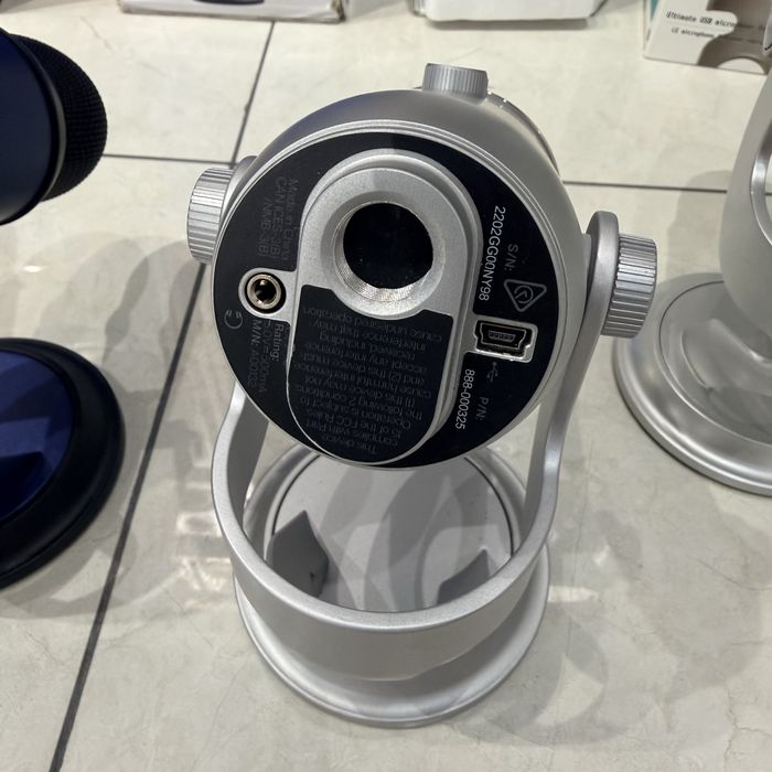 Blue Yeti усб студийные микрофоны