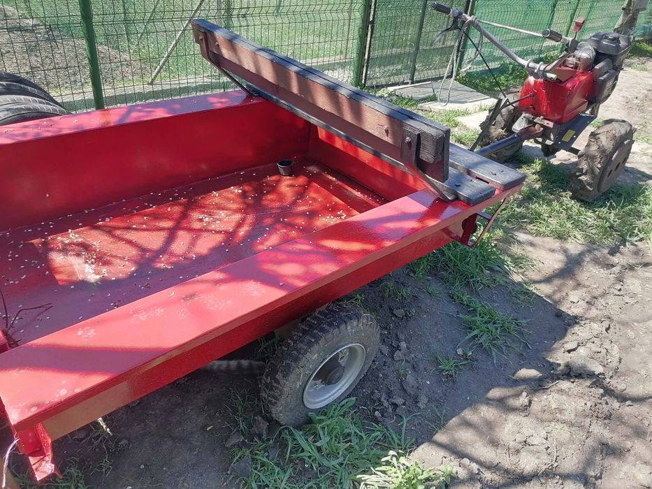 Фабрично ремарке за мотофреза със спирачки