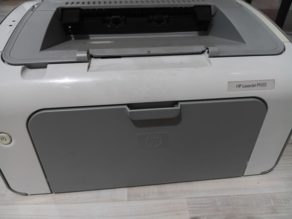 Продам лазерный принтер P 1102