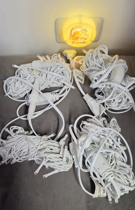 4 instalații luminoase și lampă de veghe,50 ron setul