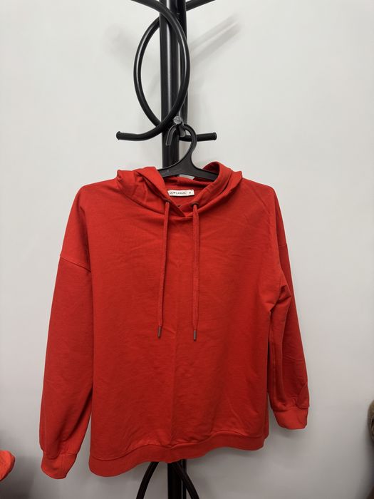 Худи. Толстовки. Товарного вида нет, но в очень хорошом  состоянии.