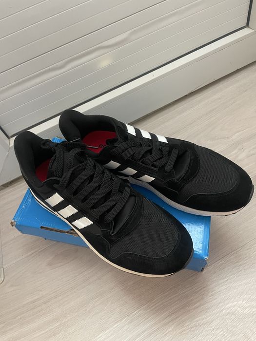 Мужской кроссовка