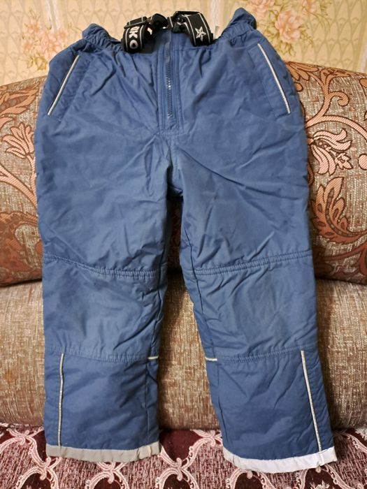 Продам костюм на весну