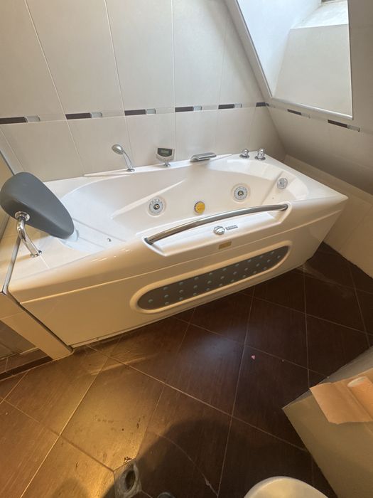 Прадавам вана с джакузи намира се в  Софея Младост 1 цена 50€