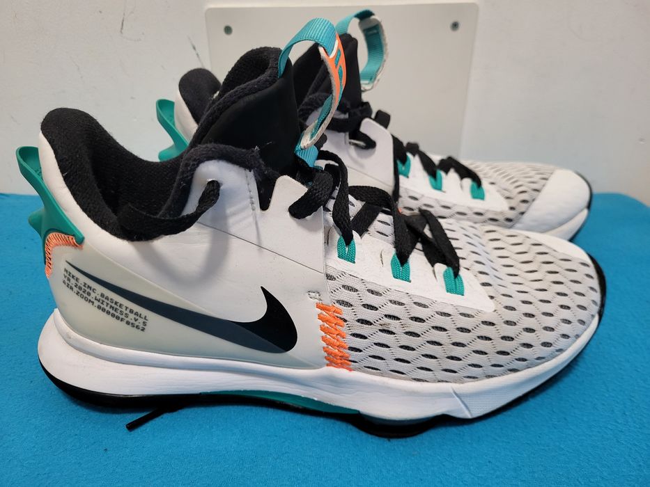 Ghete baschet Nike Lebron Witness V mărimea 43 stare foarte bună