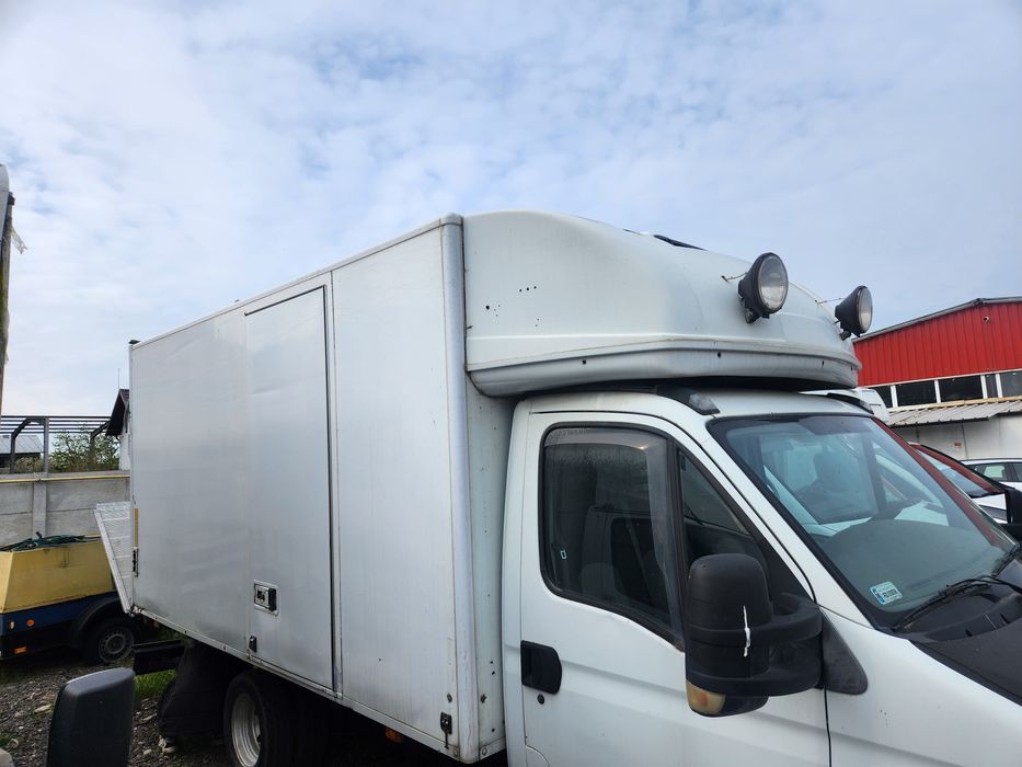 Cub. Lift iveco Daily