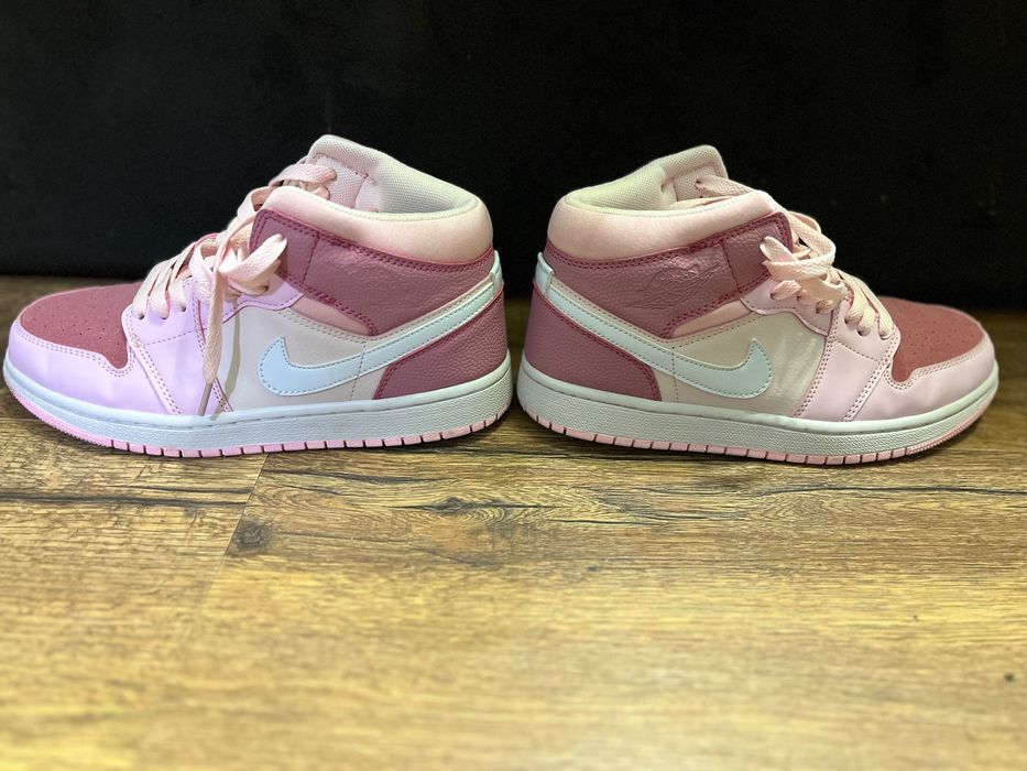 Pantofi sport damă Nike Air Jordan 1 Mid