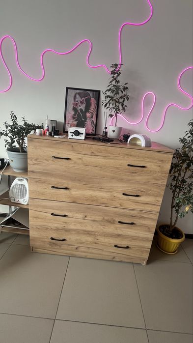 Маникюрные столы, комод