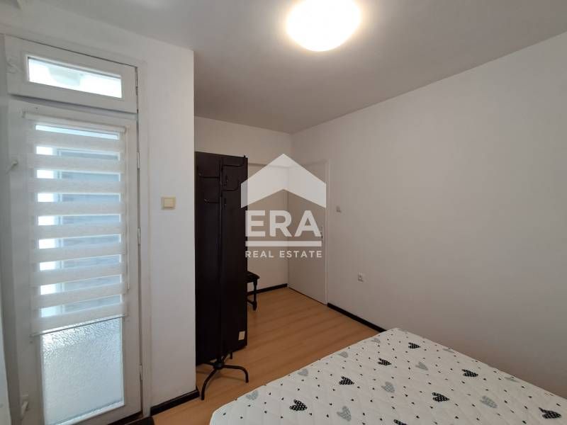 Дава се под наем Четиристаен апартамент в Варна, Лятно кино Тракия - 110 кв.м за 767 € - Снимка #7