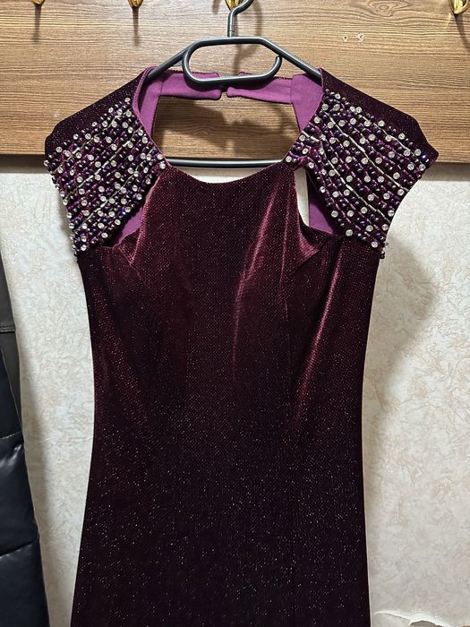 Продам вечерный платья за 5000 тг!