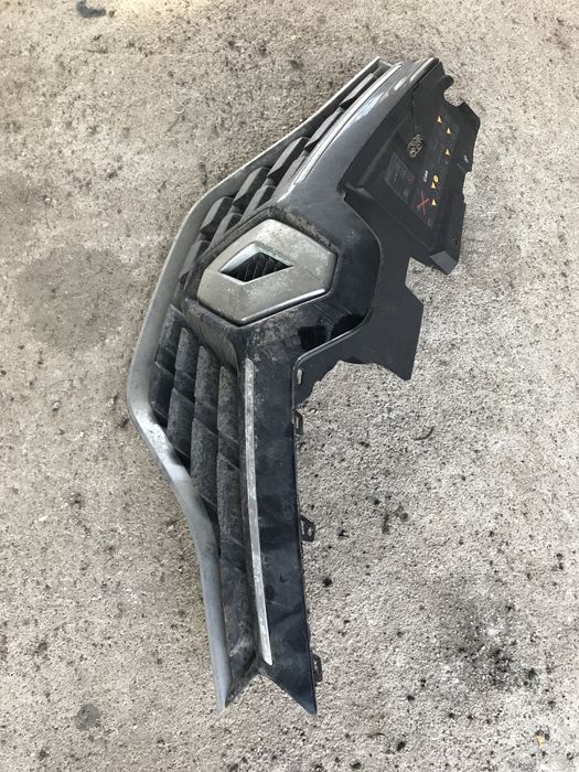 Предна декоративна решетка за Рено Каджар 2018 година с забележка