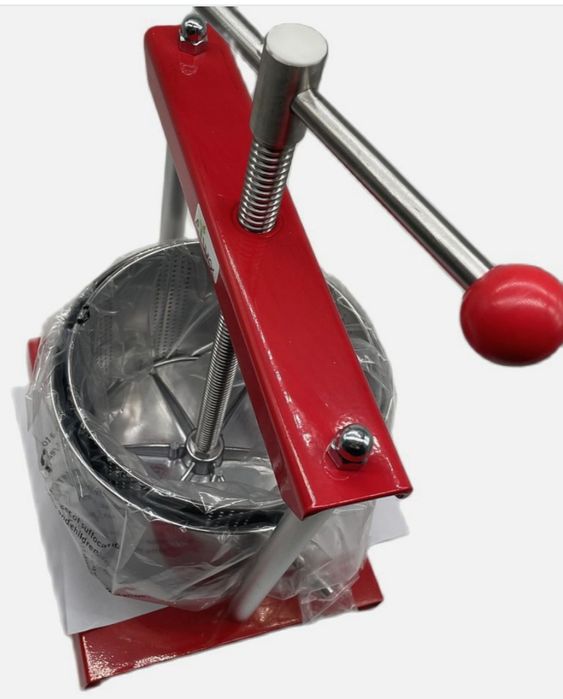 Соковыжималка мощный пресс для фруктов.