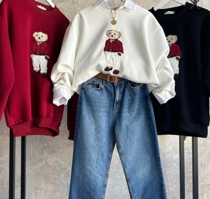 Блуза с мече - бял цвят