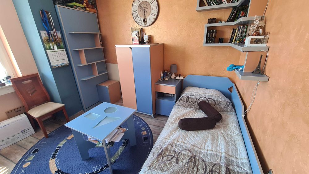 Продавам детска спалня комплект