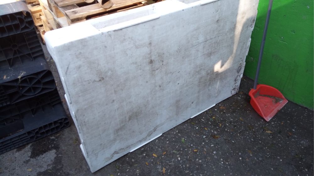 Paleti de plastic 1200x800 cu placa intreaga