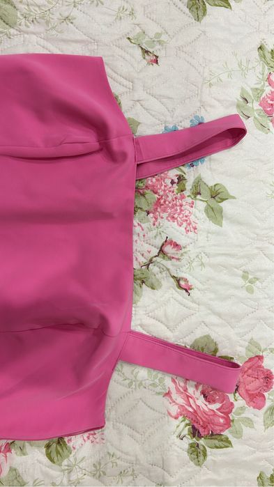 Розова рокля с цепка