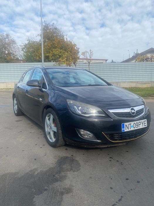 Vand  urgent opel astra j 2010, motoe 2.0 CDTI, 160CP