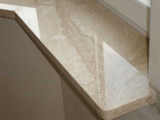 Debitam trepte, glafuri și blaturi bucătărie din marmură, granit trave