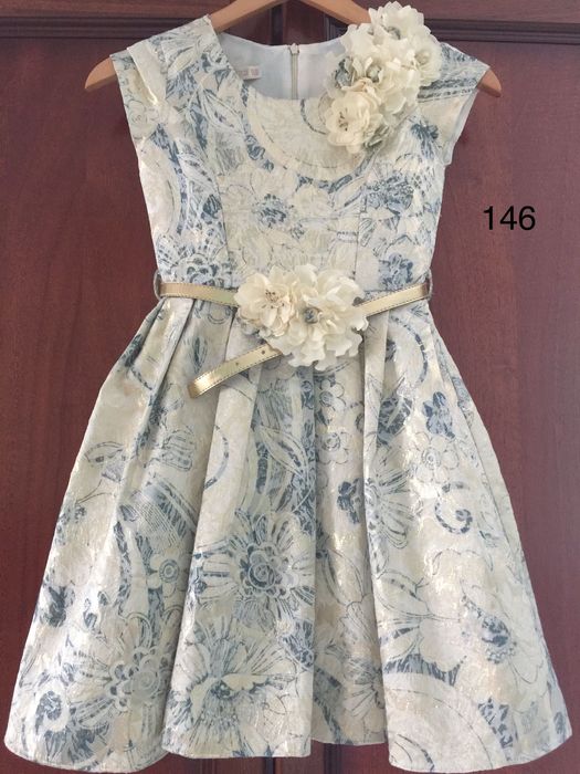 Платье нарядное продам р140-146