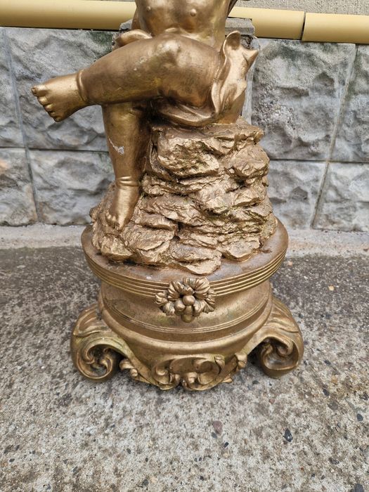 Прекрасна антикварна гипсова колона постамент