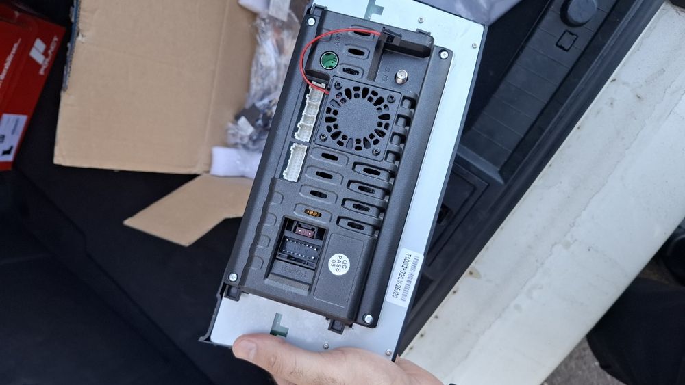 Мултимедиа за Mercedes E/CLS/C    Cllas