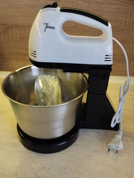 Миксер със седем степени на работа
