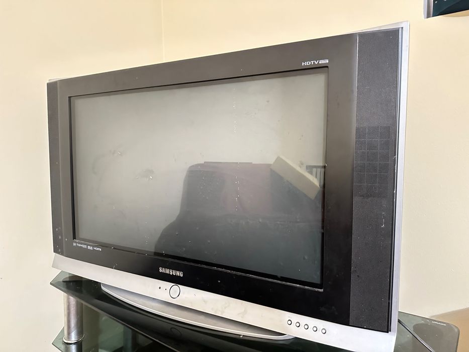 Телевизор и подставка вместе