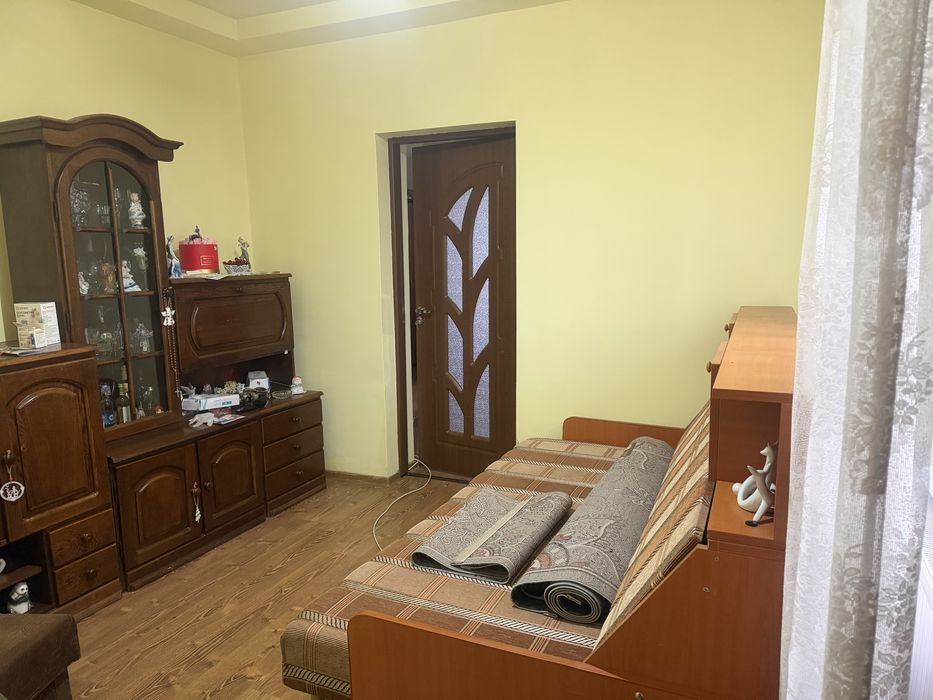 Se vinde casa de colonie